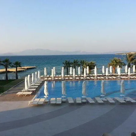 보얄리크 비치 앤 스파 체쉬메 5* Çeşme